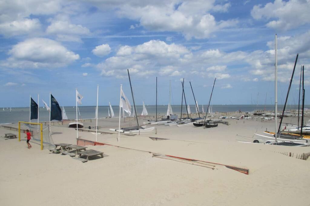 Appartement Residentie Astrid Met Private Parking เบรเดเน ภายนอก รูปภาพ