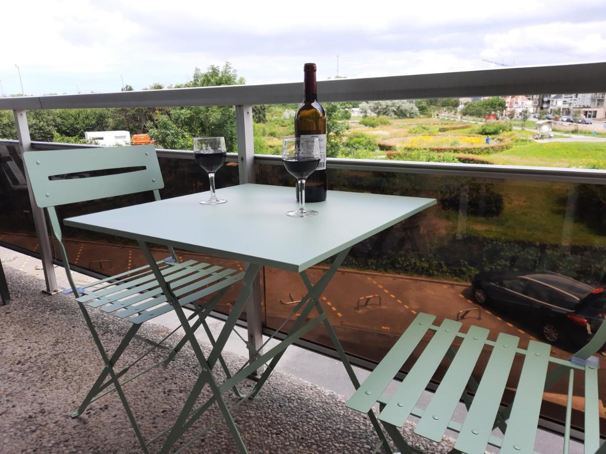 Appartement Residentie Astrid Met Private Parking เบรเดเน ภายนอก รูปภาพ