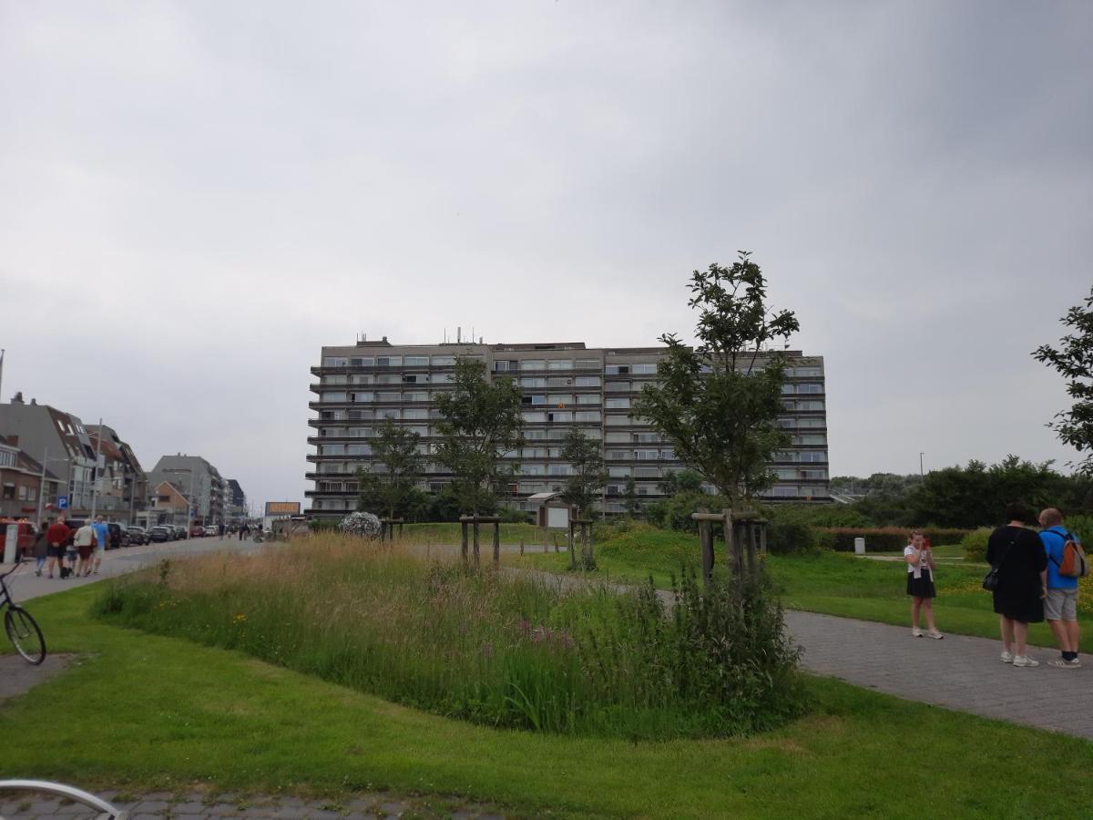 Appartement Residentie Astrid Met Private Parking เบรเดเน ภายนอก รูปภาพ